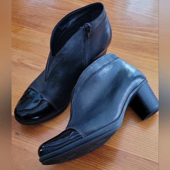 Women's Remonte Lined Short Boots - Picture 2 of 9